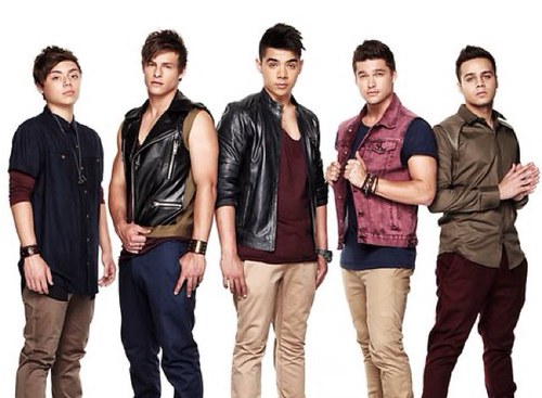 @WillSinge @TrentBell90 @JulianDeVizio @zachariahbrian @JaydenSierra are my main boys! The worlds very best! ;) They should follow me ;) xoxox 1/5