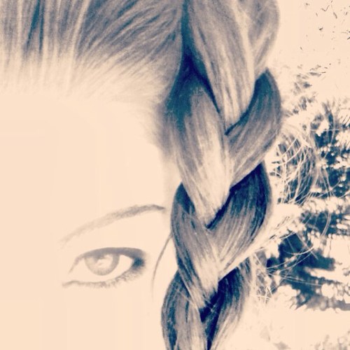 aliciabuin's profile picture. Portadora de la más bonita de las curvas. La sonrisa.