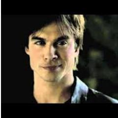 Acteur dans Vampire Diaries *_*
Je répond des fois à vos messages et je m'abonne si vous voulez à vos twitters ;) ♥