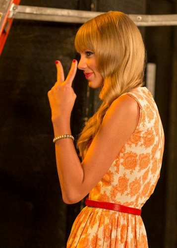 Our qeen taylor was Red.loving her was RED and supporting her was RED♥