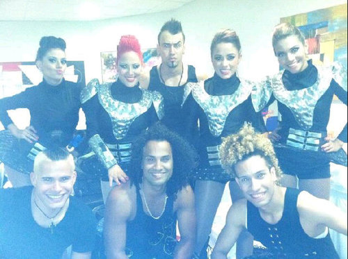 Twitter creado con el fin de apoyar a Los Mackedancers (Bailarines de Chino y Nacho). Manejado por @LuisanaRondon