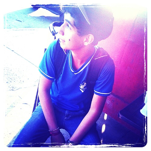 Tranquilo , carinhoso  e quieto !    u.u