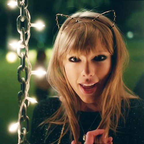 Fearless is getting back up and fighting for what you want over and over again. 
- Taylor Swift.♡