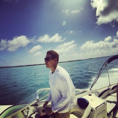 imandresignacio's profile picture. “easily satisfied with the very best.”