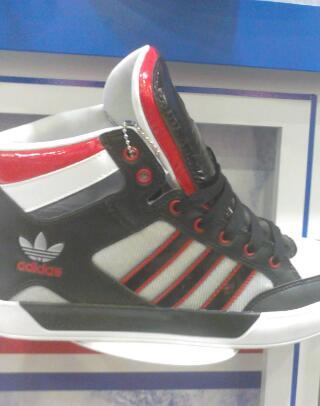 AdrianZzZx's profile picture. 