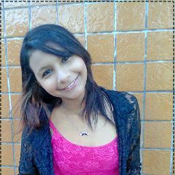Heart beats fast
Colors and promises ♫
Meelhor de @thyfanygabi c2 Mô:  { E } ❤ 
http://t.co/iVrrPchPg9