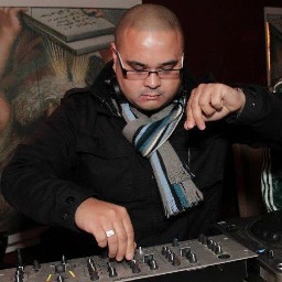 DJ / Producer / Owner - Blue Panda Records / 

Sheffield · http://t.co/i8P0EIPQsv