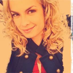 Ooie Geente ! esse é o Twitter e ehh tambén é um #FC  Cuurtem http://t.co/4AUIEd8F e #Sigam esse twitter ! Oobrigada, Since (25/02/2012)