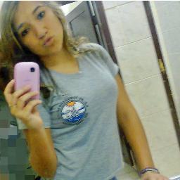 [...]Eu exagero nas palavras, mas nos meus versos, eu só encontro você[...]