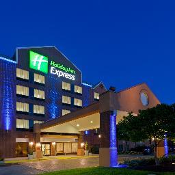Beautifully renovated Holiday Inn Express 3 miles from BWI and 1 mile from Arundel Mills Mall home of Maryland Live Casino. Complimentary shuttle within 5 miles
