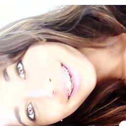 Solteira.. 17 anos.. Botafoguense e etc..
  Looking for something new!