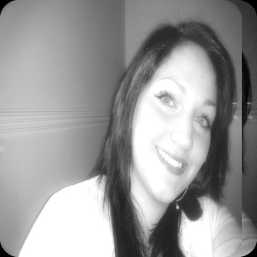 Im an 25 year old accounting student I  love to travel. Love the beach and the ocean.i like to go to the gym and I like to read and write.