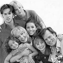 were a Canadian fan club of the 1996 show 7TH heaven watched from  beginning to end & reruns we are huge fans @stephencollins @beverleymitchel @realmackrosman
