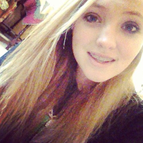Bailee is the name. 14 years old!  Single Fairland High School! Majorette!  Twirling is my thing. hmu 304-208-7742!