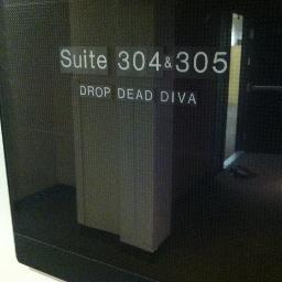 Tweets from inside the Drop Dead Diva writers' room. Specifically on a couch in the writers' room.