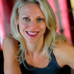 Artist @juliefisherartist and fitness professional https://t.co/k9Yuu8oC1a