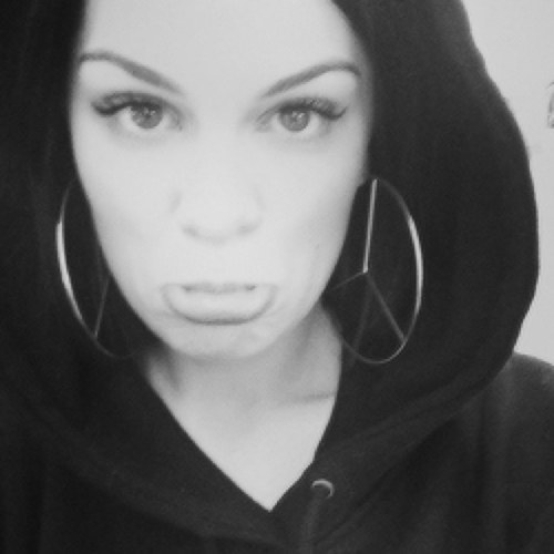 HOMEOFJESSIEJ's profile picture. 