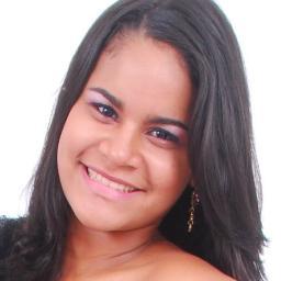 Sou feliz e nada mais me interessa, não vou ser triste e nem chorar por mais ninguém!