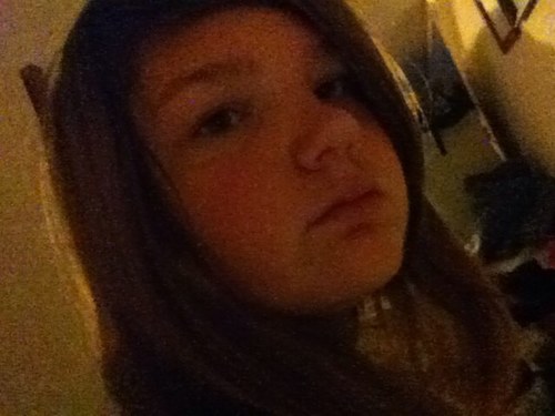 Straight , name autumn , Im a good friend and a good person to talk to Follow me （≧∇≦）thank u if u follow and feel free to talk to me any time in a band :)