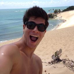 Fc dedicado ao lindo e fofo @Aguiarthur...Acho que meu ponto fraco sempre vai ser  vc
Oficializado por @ValeriaAlencar_