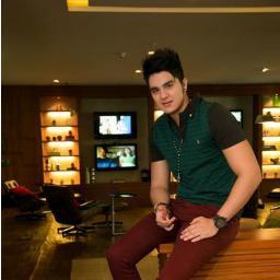 te vivo @luansantana
twitter pessoal:@marianaserapia5
