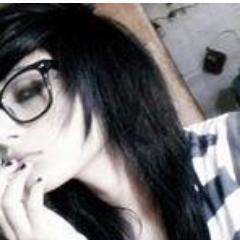 prettyemoxiitha's profile picture. 
