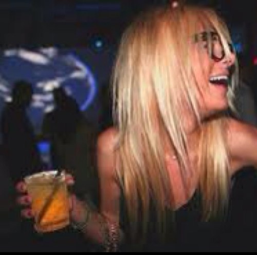 Just a classy girl thinking your everyday sketchy thoughts... Everybody has those ratchet tendencies...