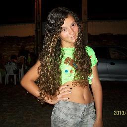 Eu so uma menina doida, companheira,romantica e etc ... EU SO THOMETICA E  Previeratic !