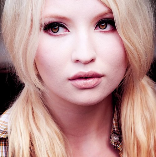 Name's Vixen Blazed Karmin and my life story isn't like most. I'm Nineteen and I hunt the Supernatural. Had her First kiss  {{#Taken #SPN}}