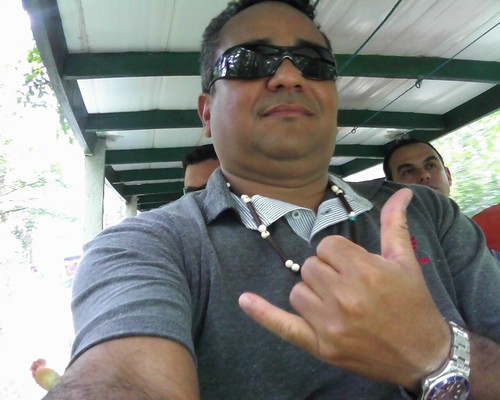 Amo motos,viagens e sair com  a família e os amigos!