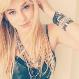 A vida anda.da voltas o tempo passa mais meu amor por voce e eternamente te amo @SophiaAbrahao @MicaelBorges_