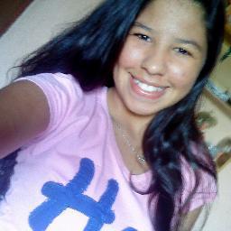 ..não se iluda em um sorriso, pois o coringa mata rindo ! :')