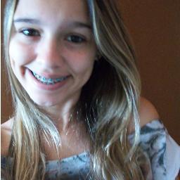 16 years old,blonde,crazy,ugly,happy,Rihanna,corinthians, namorado ♥ follow me and know more.;)  http://t.co/DrAlphWl