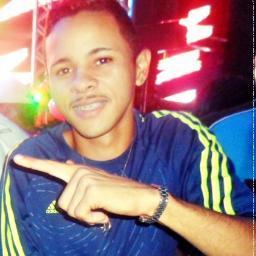 '_SUPER ADIDAS CHEGO ARREDAA..._
F'SUPERADIDAS SENPRE COM O AGUIA DE FOGO SUPER POP  õ/
