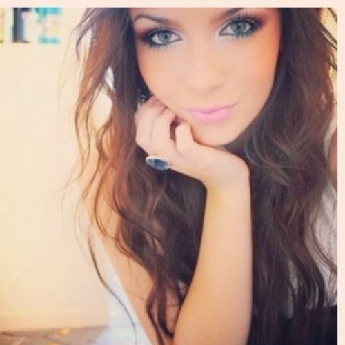 Just an average teen you can relate to ❤ Live Laugh, Love, No regrets! Follow for a Follow back! :* #teamfollowback