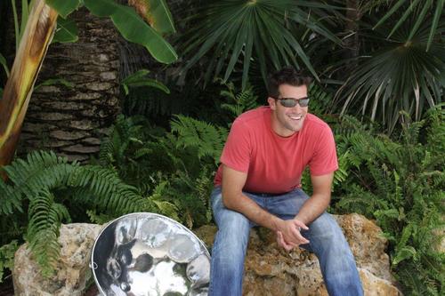 Steel Pan Artist, Percussionist- Arranger, Performer, Recording Artist. Plays Island infused Jazz and Blues