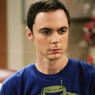 sheldon cooper sorrindo