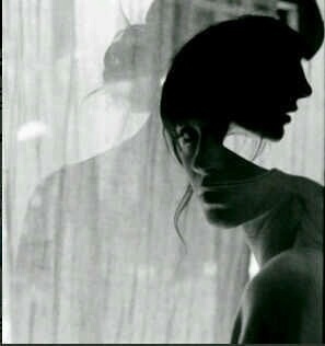 q5q55's profile picture. الحمدُللّہ ؛ وإن ضاقت بنا أروقةُ الفرح ، وأخذت بنا متاهاتُ الحياة إلى حيثُ لا ننتمي ..