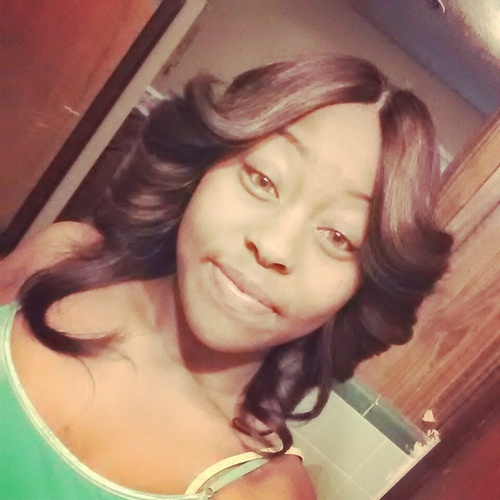 - Thiss Bitch badd Looking like a Bagg of money , followw mee thoee