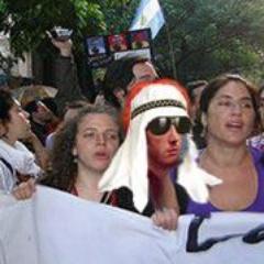 rodri_firu's profile picture. Tengo 20, estudio y trabajo. Adbersario de #ElModeloK, participé del #8N, #18A y #24A.
Para cambiar la realidad debo involucrarme. #LegiónAntiK