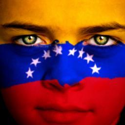 Que Viva Venezuela, nuestra Gran Patria, cuna del libertador de América, poseedora de los paisajes mas bellos del mundo, Tierra de Gracia que fluye Leche y Miel