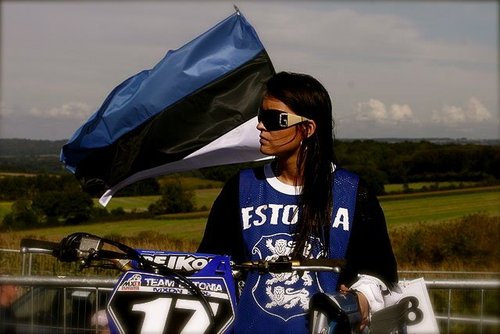 TriinLeok's profile picture. Though the ground keeps me rooted, my mind is still in heavens!