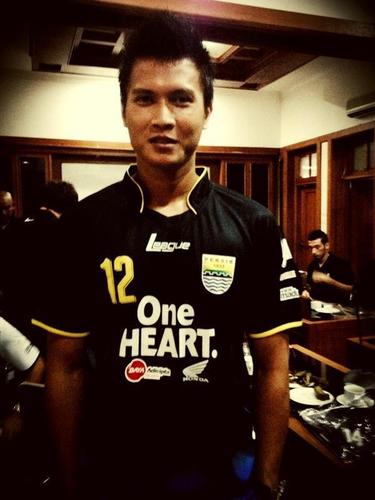 berilah motivasi & dukungan,hargai perjuangan kami