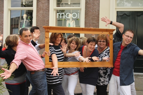 Qoorieus's profile picture. Qoorieus zingt a capella met een scheutje theater | We zoeken koorliefhebbers die ons willen volgen | Daarnaast ook op zoek naar goede bassen en mezzi's!