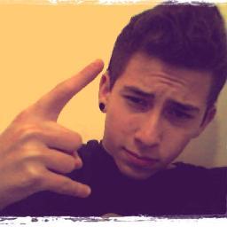 Eu bebo pra lembrar , e fumo para esquecer .