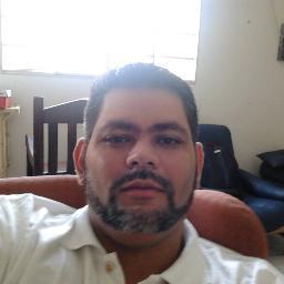 Polêmico; Romântico;  Socialista! Teimoso; Ciumento;Imediatista!
Responsável!Cinéfilo colecionador; Botafoguense...