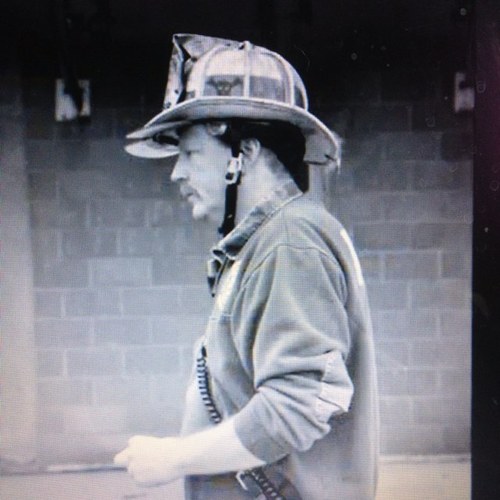 PA Resident Fire Instructor and Sprint Car fan. Novice BBQ operator.