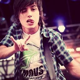 Cabeeeeeeeeeeeeeeeeeeeça ombro joelho e pé joelho e pé² .. Olhos ouvidos boca e nariz, cabeeeça ombro joelho e pé ! ♫♪ me sigam por cantar pra vcs *__* kk