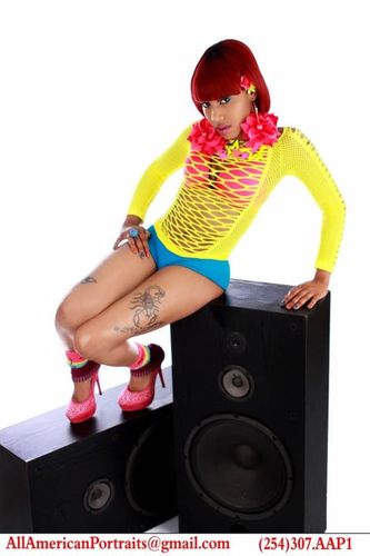 Too Cute, very smart and Intelligent, Loves to read, dance, party and take care of my children!!! Modeling is my fortay and I'm Independant and paid.