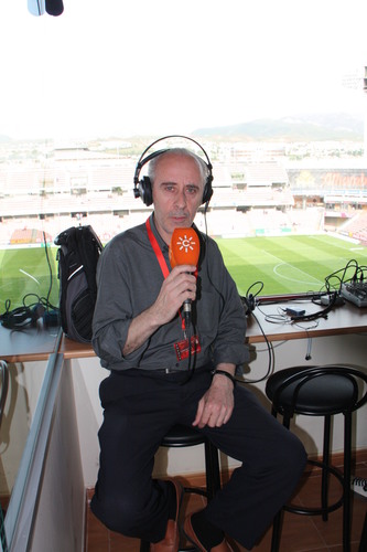 Redactor deportivo en prensa,radio y televisión durante
46 años,34 de ellos, en Canal Sur Radio y TV.
En la actualidad, tertuliano y analista deportivo.